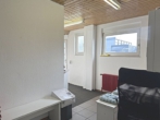 Blick in den Sozialraum - Gewerbehalle mit Büro oder Wohnung
