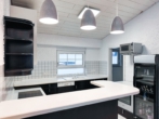 ... mit integrierter Küche - Gewerbehalle mit Büro oder Wohnung