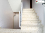 Blick in das Treppenhaus - Tolle Lage, 58 m², Balkon, Stellplatz und Keller – perfekt!