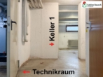 Links der Technikraum und geraderaus Keller 1 - NEU – Haus, Garage, ELW und toller Garten