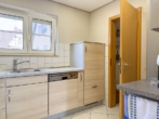 Blick in die Küche - Wohn- und Geschäftshaus in Rudersberg - Lindental
