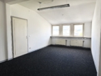 Die Durchgangstür ist verschlossen - **26 m² großes Büro in Schorndorf**