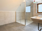 Tageslichtbad mit großer Dusche,... - Tolle Wohnung, letzte Baureihe
