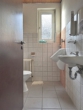 Blick in die Toilette - Herrliche Wohnung mit Gewerbehalle