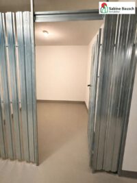 Trockener Keller mit Licht und Stromanschluss