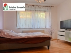 Blick in das Zimmer 2 - Terrasse, Gartenanteil & 2 Stellplätzen