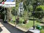 Blick zum Gartenanteil - Terrasse, Gartenanteil & 2 Stellplätzen