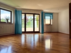 Blick in das ca. 25 m² große Esszimmer - 126 m² Wohnkomfort im Architektenhaus