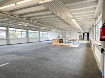 341 m² Fläche mit Lastenaufzug, 73614 Schorndorf, Produktion