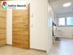 Blick in den Flur - 3,5 Zimmer mit Terrasse und Garten