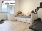 Blick in das Zimmer 3 - 3,5 Zimmer mit Terrasse und Garten