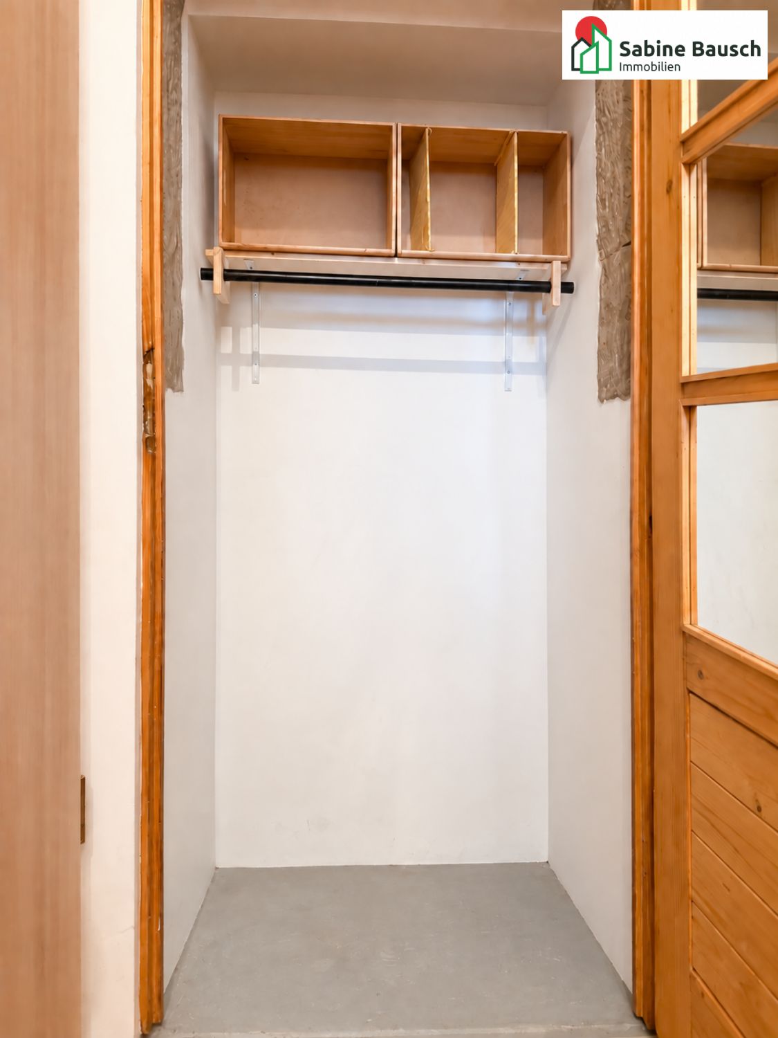 Blick in den Abstellraum/Garderobe