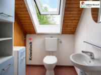 Tageslicht-Toilette mit Kniestock