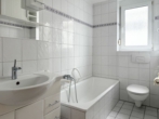 Blick in das Tageslichtbad mit ... - Kernstadt, Balkon, Energieeffizienzklasse B