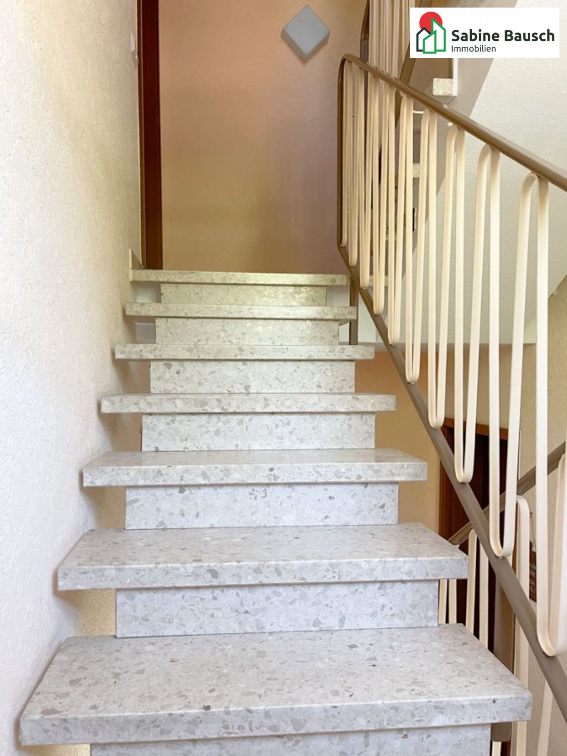Die Wohnung befindet sich im 2. Stock ...