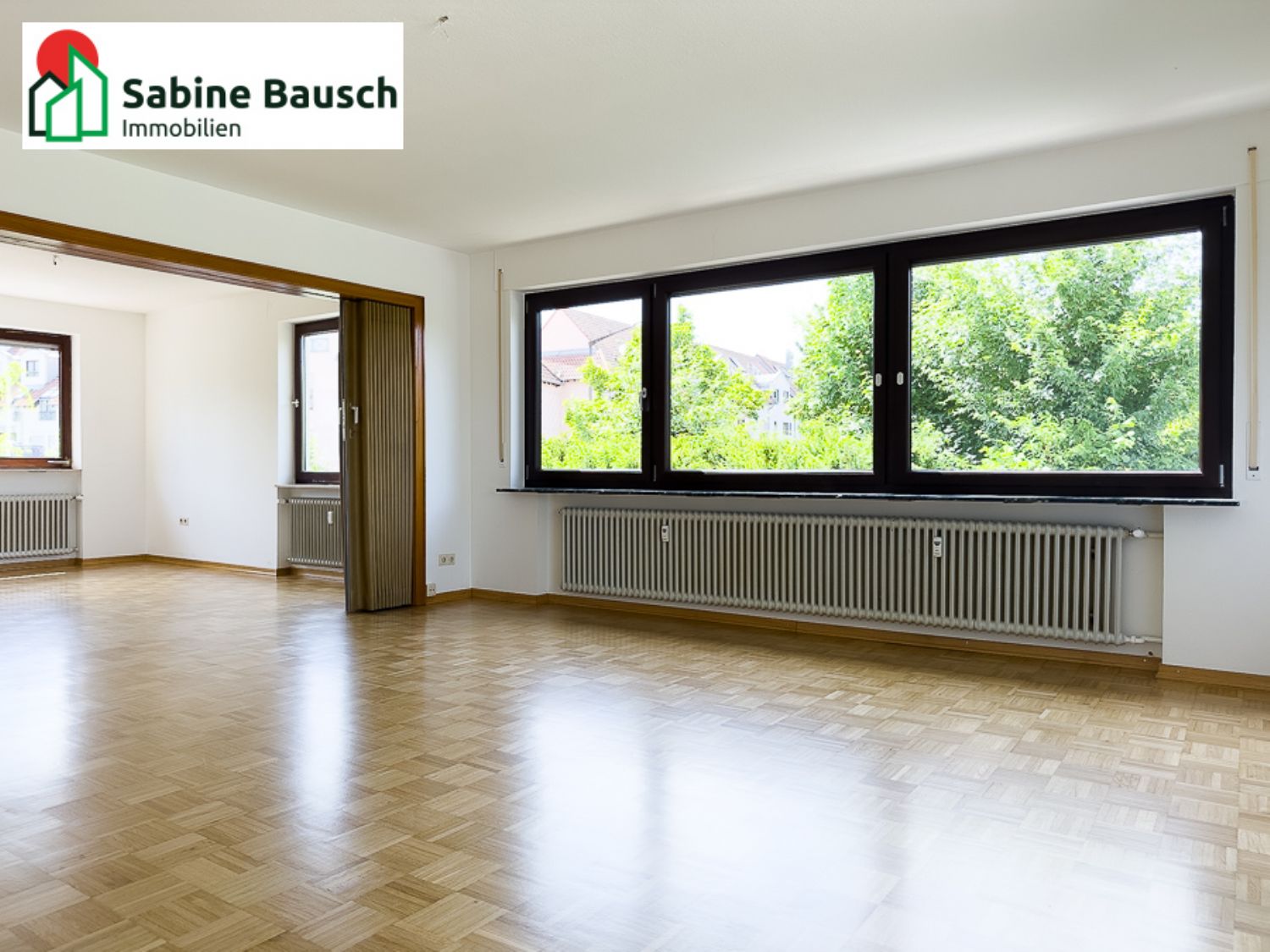 Blick in den großen Wohn- und Essbereich