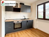 Küchenzeile mit Elektrogeräten