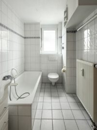 ...Badewanne, Toilette, Waschbecken