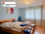 Blick in das Schlafzimmer - 3,5 Zimmer mit Balkon und Garage