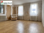 Blick in Zimmer 2 - Haus mit Charm & Potential in zentraler Lage