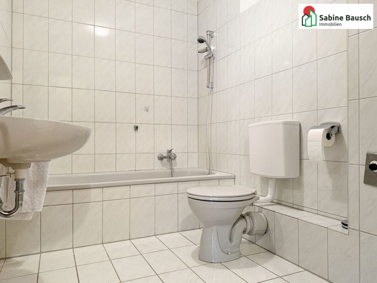 Innenliegendes Bad mit Toilette, ...