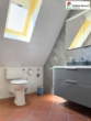 ... Toilette und Waschtisch mit Spiegelschrank - Im ZENTRUM wohnen