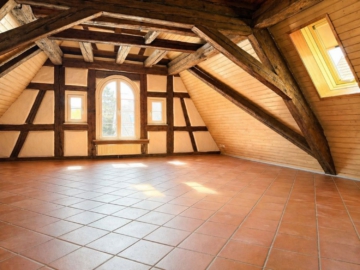 Im ZENTRUM wohnen, 73614 Schorndorf, Dachgeschosswohnung