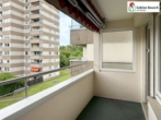 Teilansicht Balkon - Sonniger Balkon trifft beste Infrastruktur