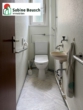 Blick in die separate Tagesichttoilette - Haus mit Charm & Potential in zentraler Lage
