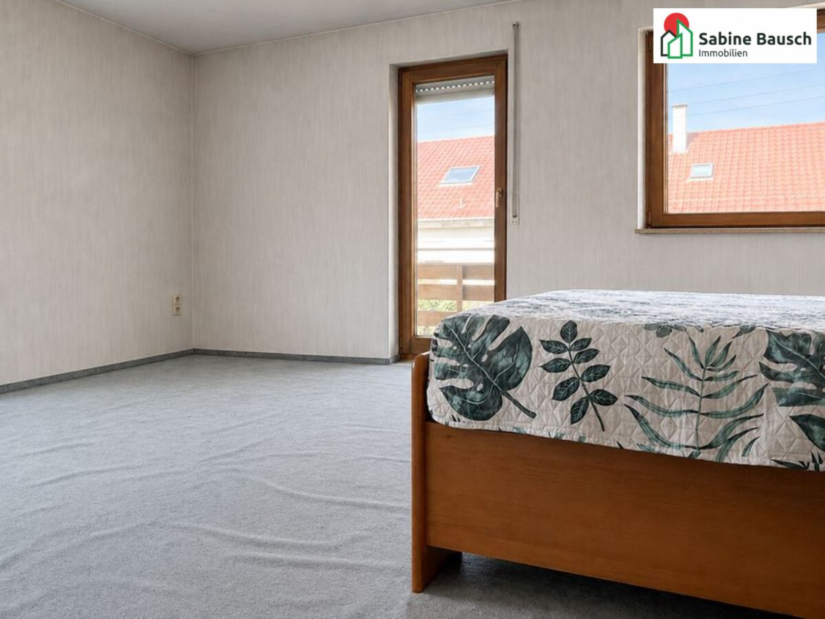 Blick in das ca. 21 m² große Zimmer 2