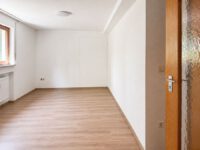 Links der Hobbyraum