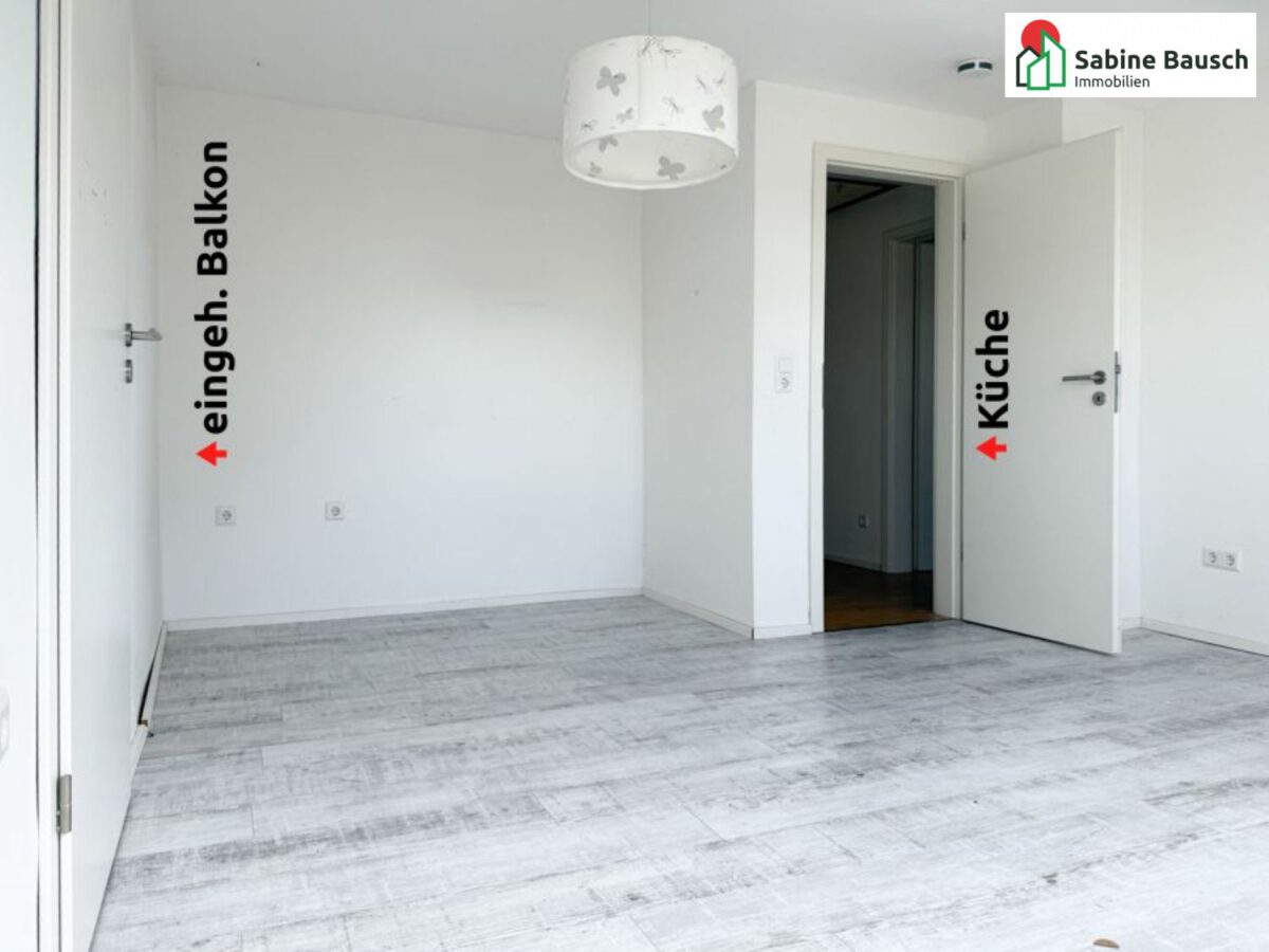 Mit Zugang zum eingehausten Balkon
